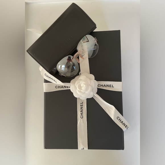 Calfskin BOY BAG ***(with FREE GIFT!)*** Gray with Ruthenium-Finish Metal - Picture 12 of 17